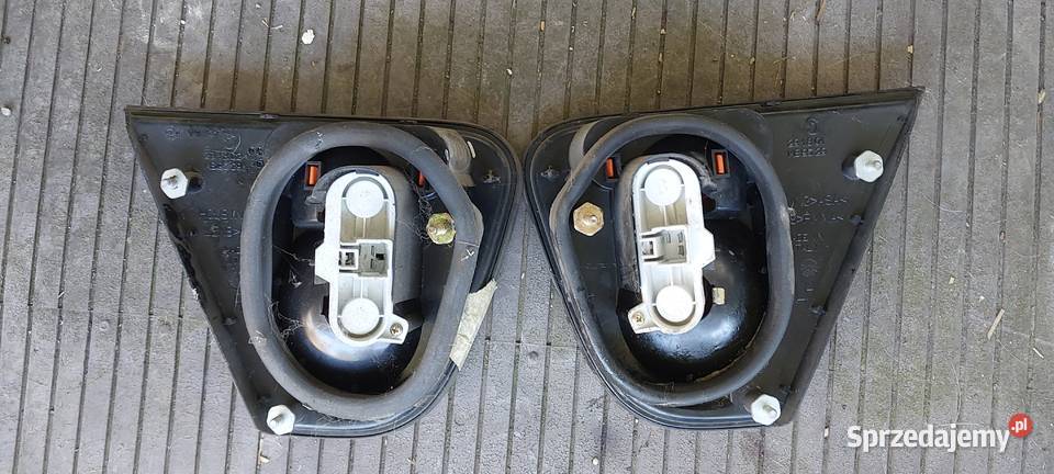 Mitsubishi Carisma 9699 lampa tył prawa lewa na Byków