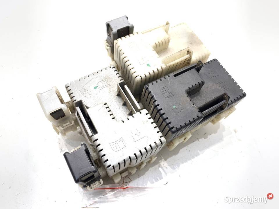 SKRZYNKA BEZPIECZNIKÓW FORD GALAXY II Minivan