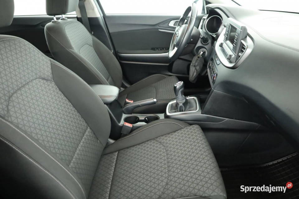 Kia Ceed 16 CRDi MHEV światła do jazdy dziennej Piaseczno