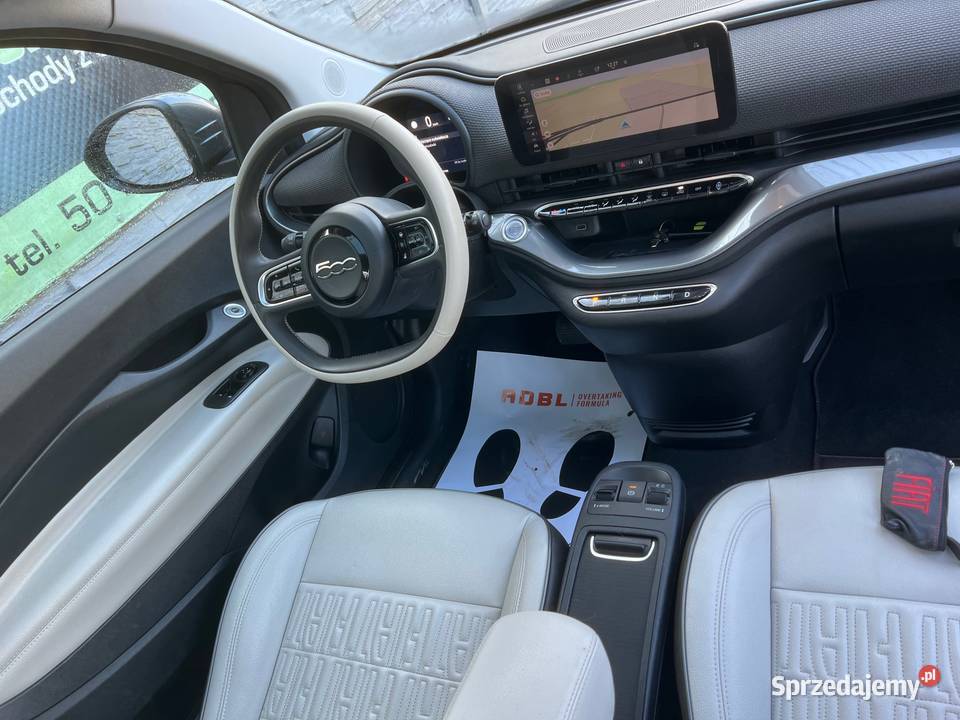 Fiat 500E asystent pasa ruchu śląskie