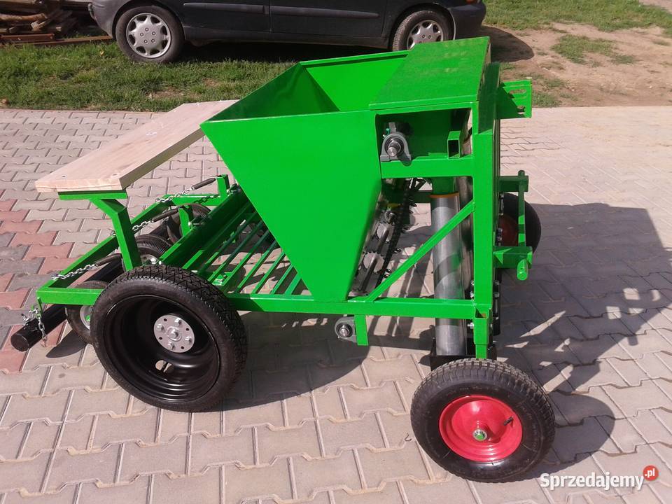 Sadzarka automatyczna do czosnku bobu dymki Pałecznica