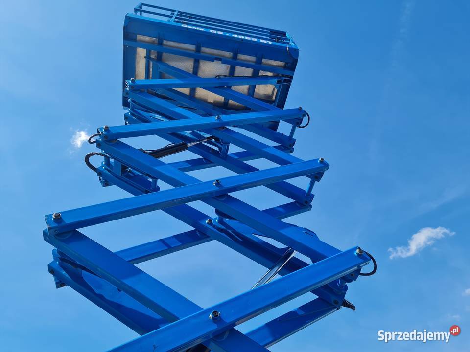 Genie GS4069 RT podnośnik nożycowy spalinowy Rok produkcji 2015