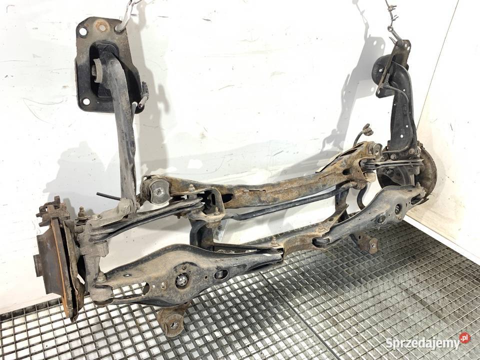 BELKA TYŁ VW PASSAT B8 Kombi TYLNA ZAWIESZENIA osobowe