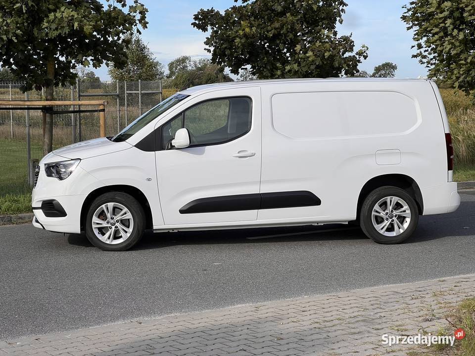 Opel Combo 12 Benzyna 110 2019 Polski Salon 1 Samochody dostawcze Pucice