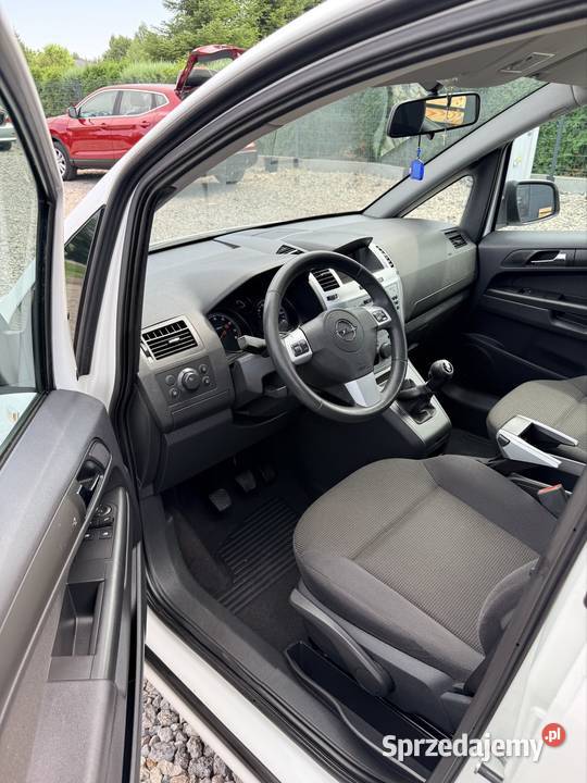 Opel Zafira B 16 benzyna 2011r Zafira Opel Tomaszów Lubelski