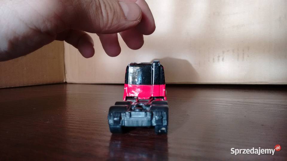 Mercedes ciągnik siodłowy MAISTO 2531 Samochody i pojazdy podkarpackie Stalowa Wola