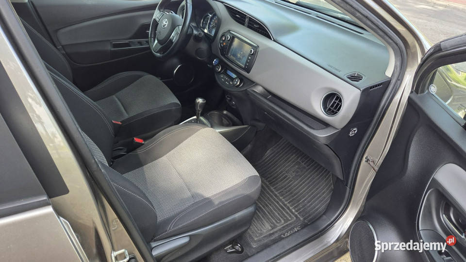 Toyota Yaris 15 HSD 100 Kamera Serwisowany Yaris Otwock Mały sprzedam