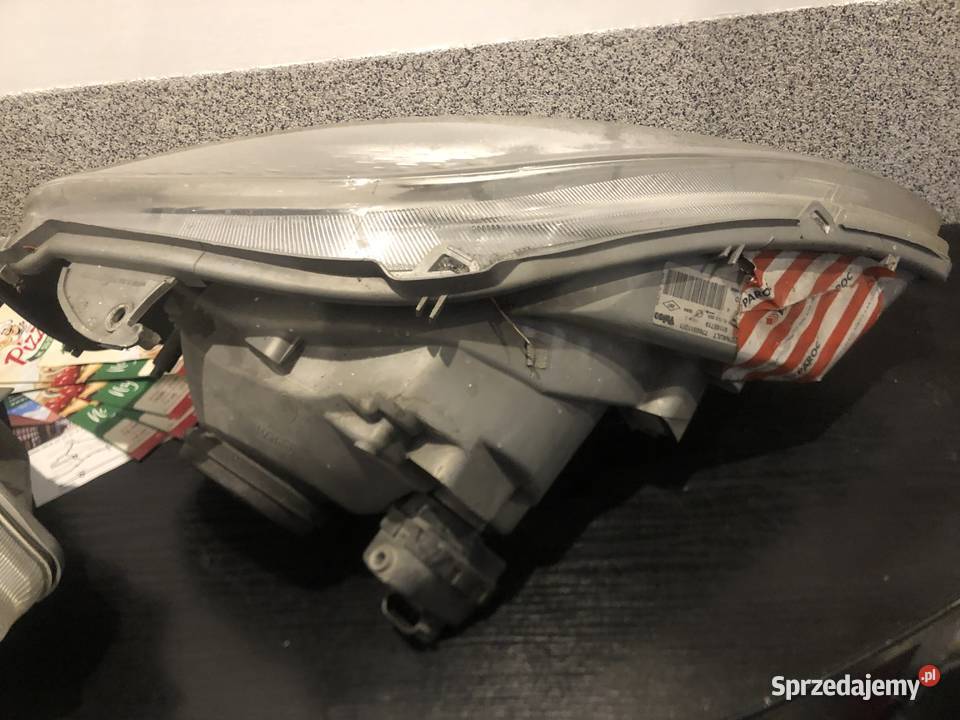 Lampy przód RENAULT TRAFIC 2003r Europa Darłowo sprzedam