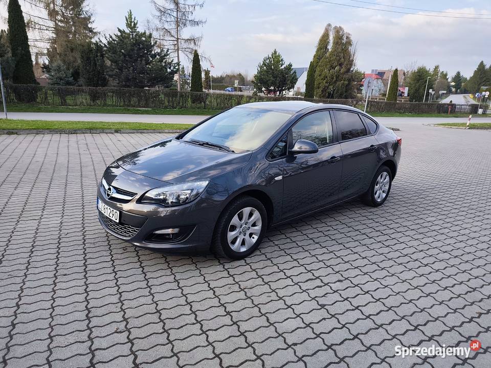 Opel Astra J sedan lift 16cdti 110 2015r Bez ad Samochody osobowe lubelskie Zamość