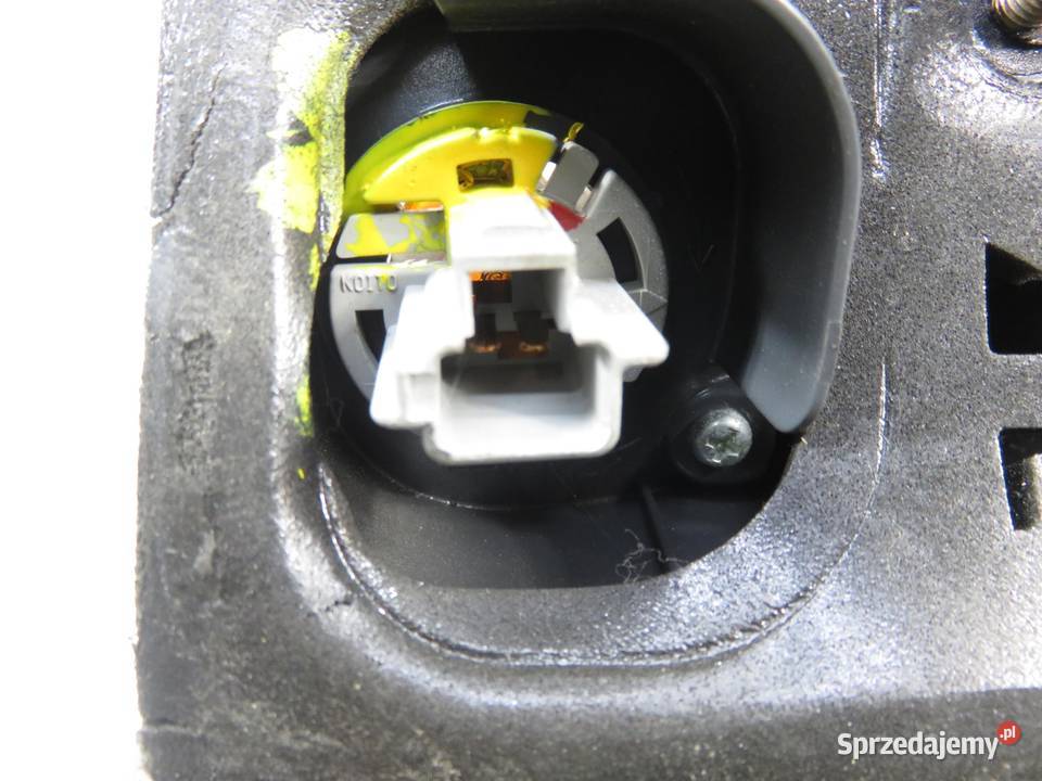 LAMPA LEWA TYLNA TOYOTA AVENSIS VERSO M2 Lampy tylne sprzedam