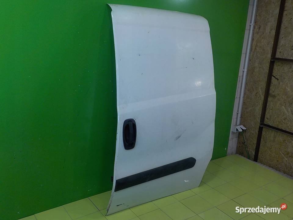 OPEL COMBO D 13 CDTI 16r L1H1 drzwi boczne lewe Suków