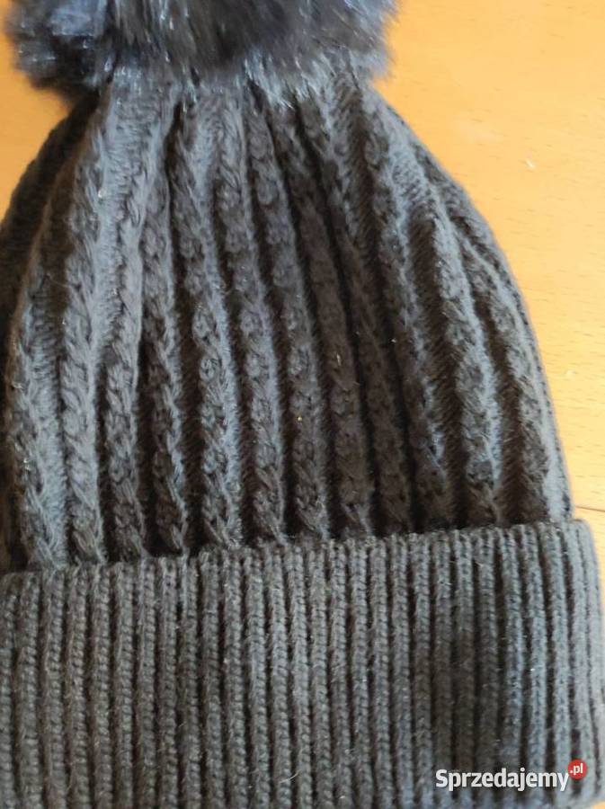 czapka wełniana warkocze pompon z wełny ciepła Kielce