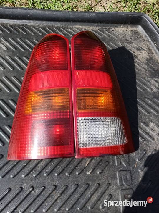 Lampa tył tylna prawa lewa ford focus MK1 kombi Oświetlenie Szczecin