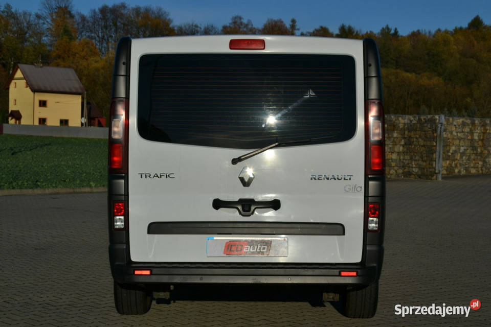 Renault Trafic 20 dci 130 ambulans karetka nosze diesel Renault Kęty