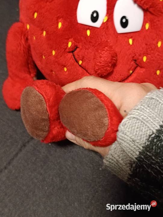 pluszowa zabawka Truskawka Tosia z kolekcji Gang Poznań