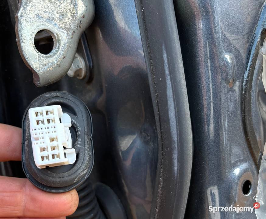 Drzwi prawy tył Toyota Avensis T25 kolor 1F6 osobowe mazowieckie Radom sprzedam