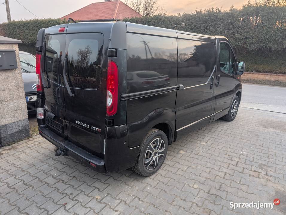 Opel Vivaro 2012 20 TDCi 198 stan Góra Kalwaria