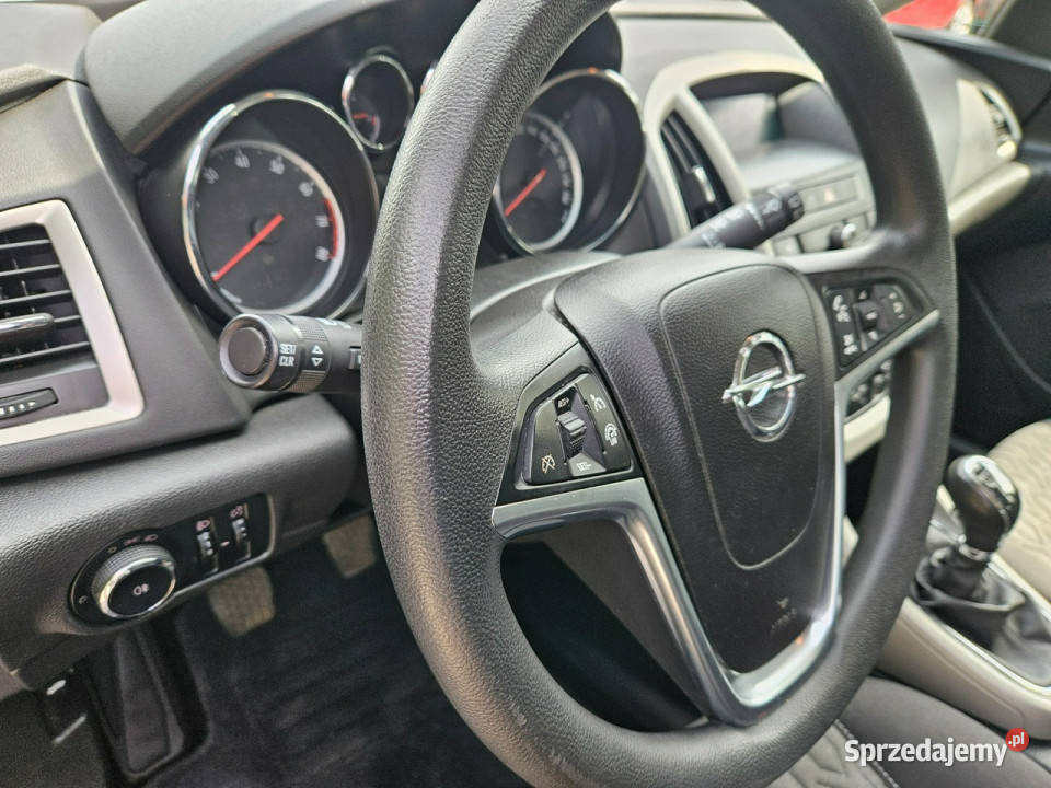 Opel Astra 1 właściciel Klimatyzacja Tempomat światła do jazdy dziennej