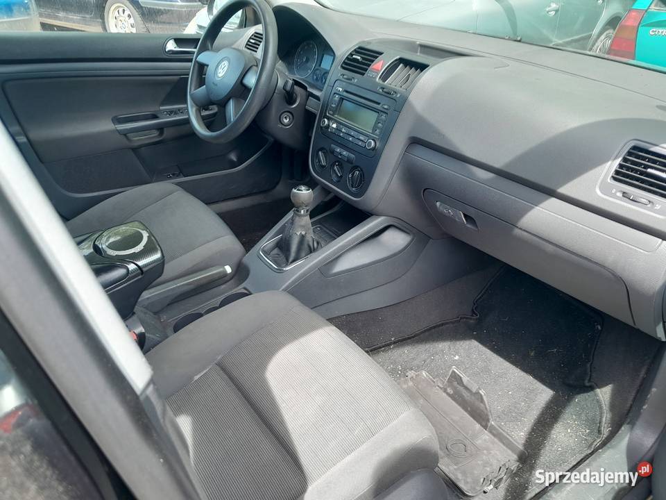 VW Golf V 16mpi 2004r z de 5drzwi klima światła do jazdy dziennej