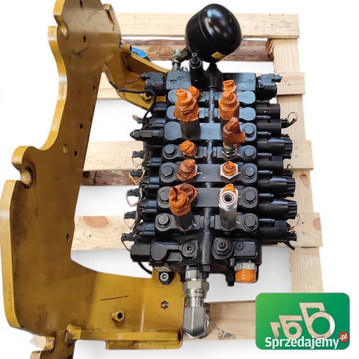 Rozdzielacz hydrauliczny L21F634 Caterpillar wielkopolskie Wilkowo sprzedam