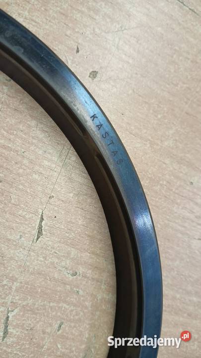 Pierścień zgarniający Z w rozmiarze 200 220 1218 Maniowy sprzedam