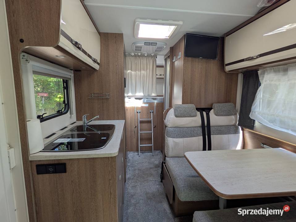 Wynajem kampera 6 osobowego ALKOWA wersja