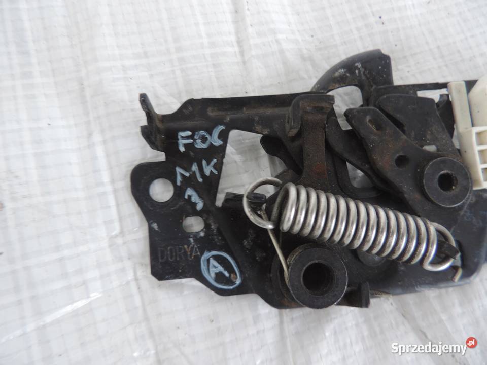 ZAMEK MASKI FORD FOCUS MK3