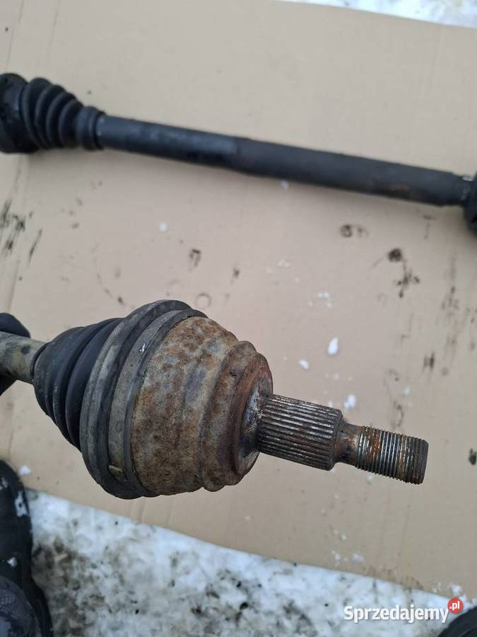 Półoś prawa lewa A3 8L Golf IV Bora Toledo II Rok produkcji 2001 Przyborów