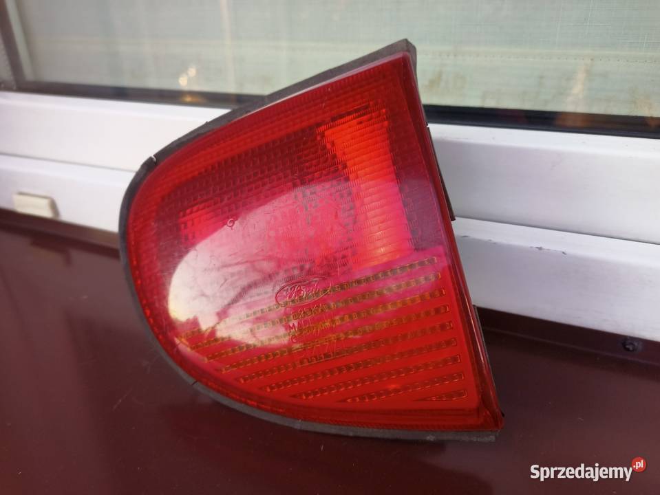 Ford Escort MK7 VII lampa tył tylna prawa w osobowe Sieradz sprzedam
