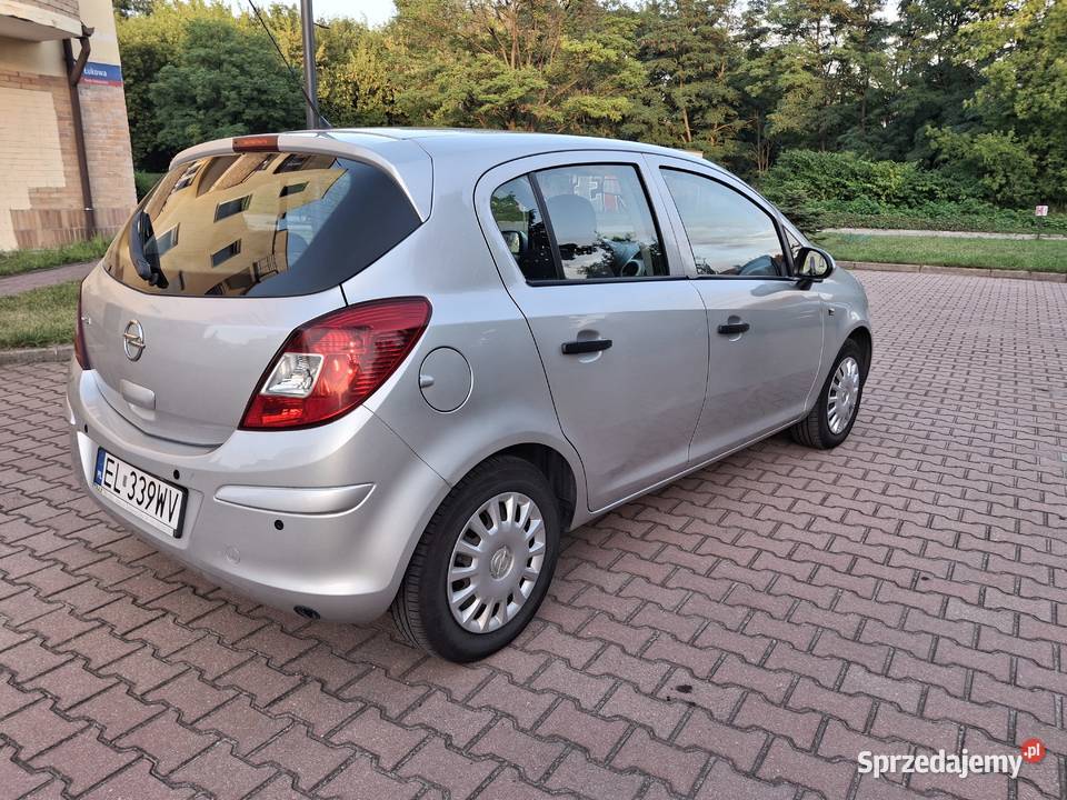 Opel Corsa D 10 z gazem 201112 stan Rok produkcji 2011 Corsa Łódź