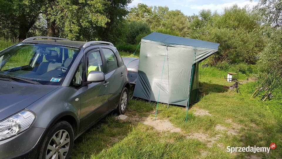 Przyczepa z pokrywą i namiotem Łódź