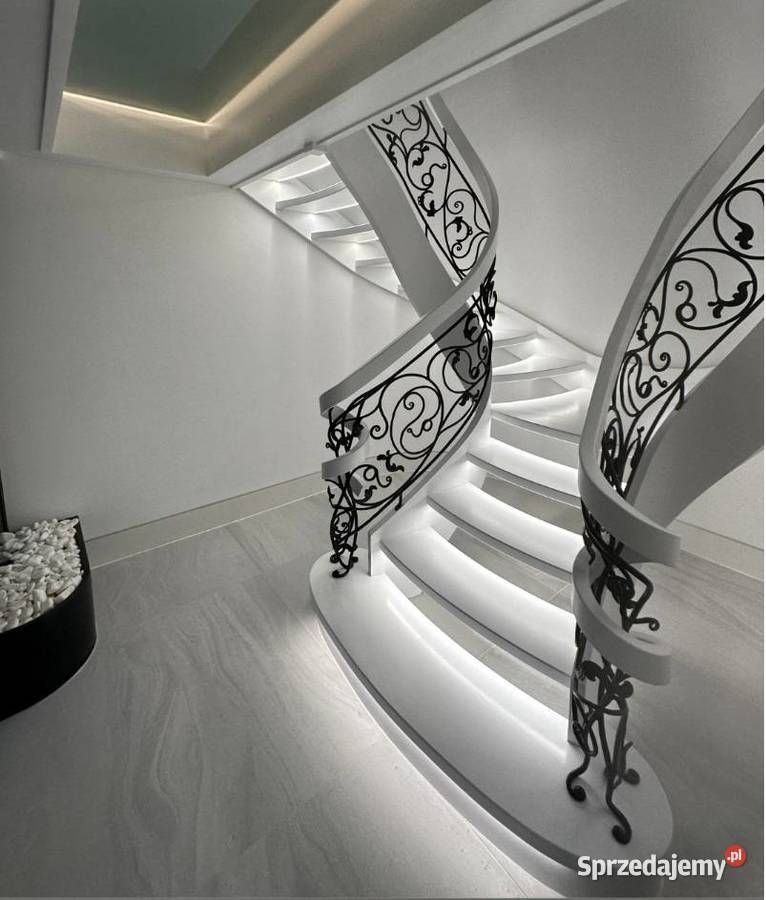 schody giete krecone balustrady kute szklane