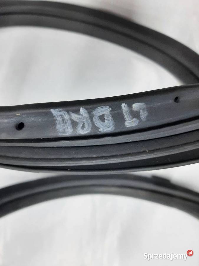 Fiat Bravo II uszczelka drzwi lewa tylna lewy Ksawerów sprzedam