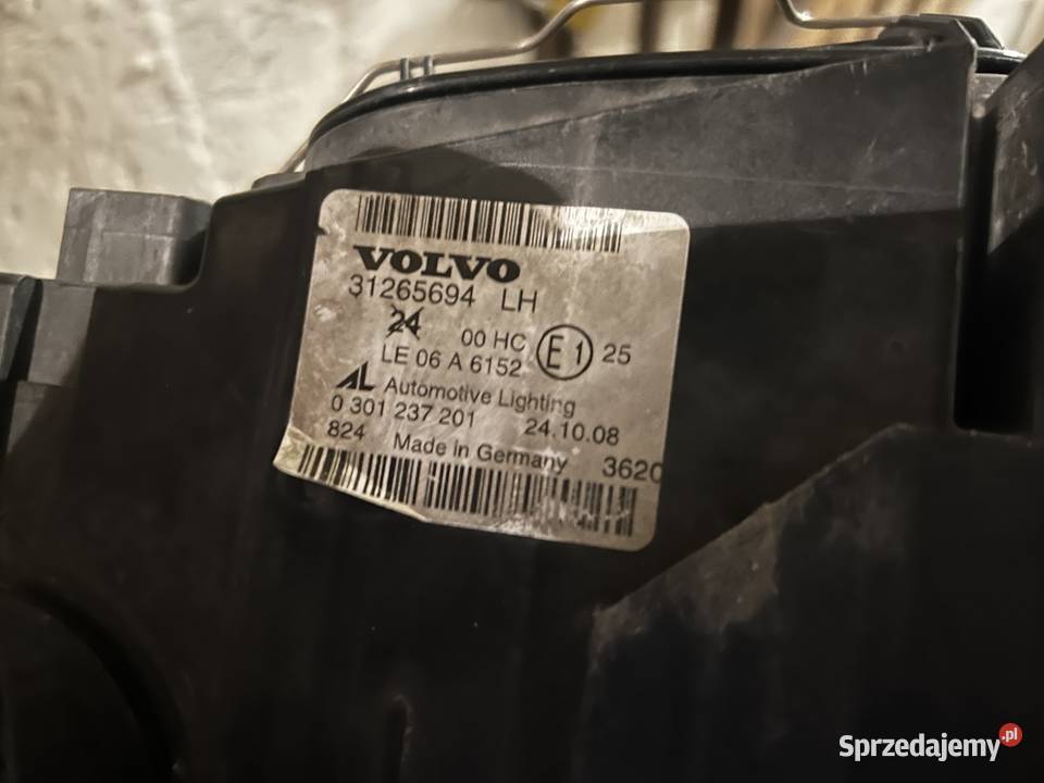 Lampa VOLVO V50S40 LIFT lewa przód soczewka osobowe Lampy przednie Poznań