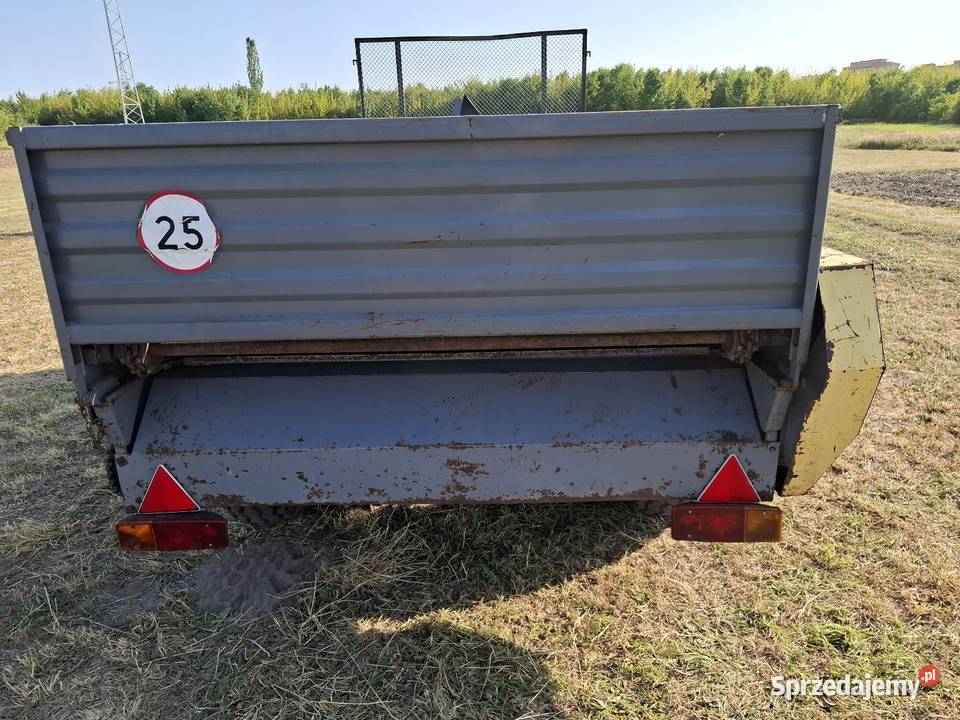 Rozrzutnik obornika CzarnaBiałostocka 4t nieuszkodzony Radom