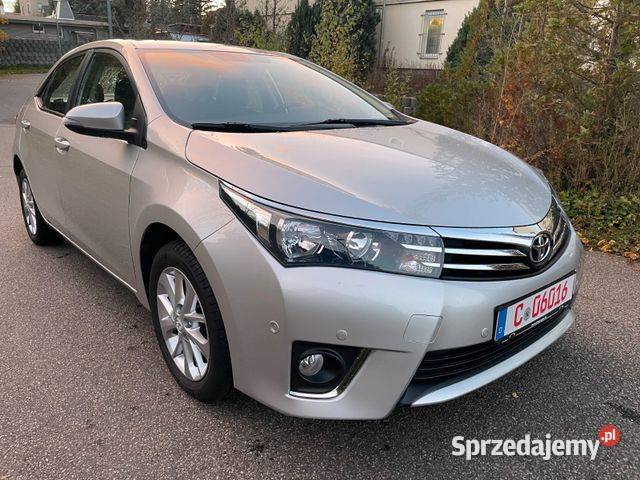 TOYOTA COROLLA 16 Benzyna ACTIV Rok produkcji 2014 Rawicz