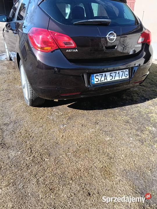 Opel Astra 2013 benzyna podgrzewane fotele Astra śląskie Rzędkowice