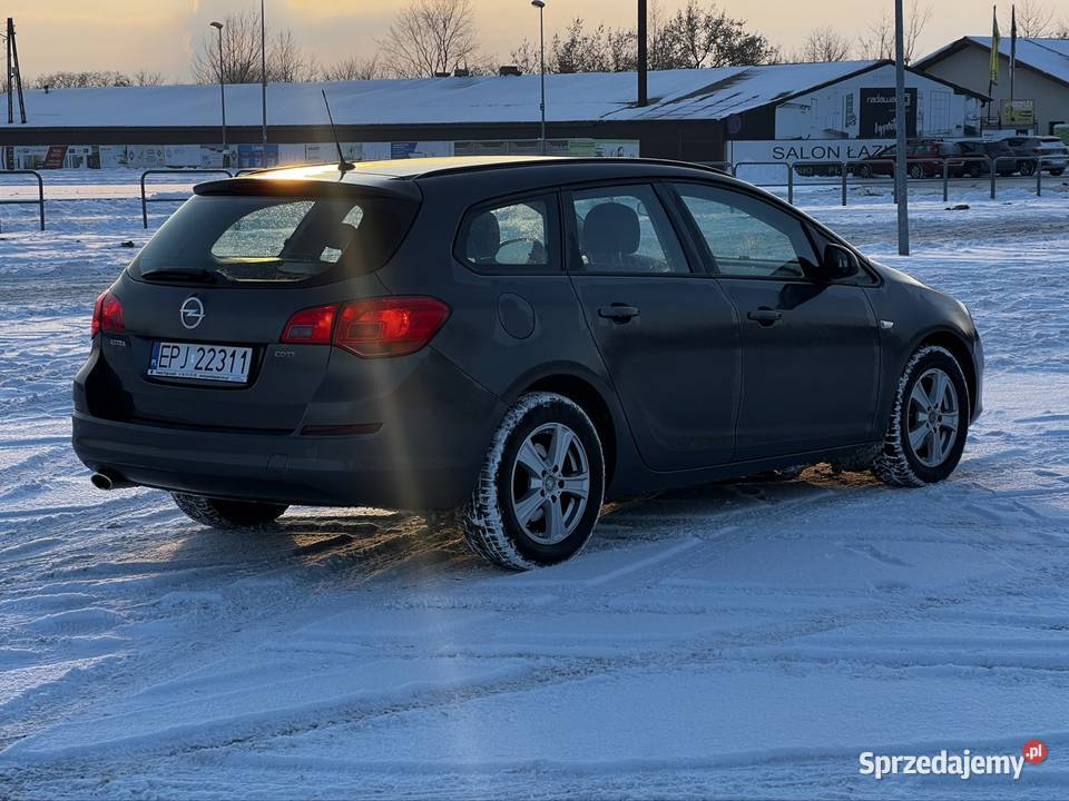 Opel Astra Tourer Rok produkcji 2011 Pajęczno