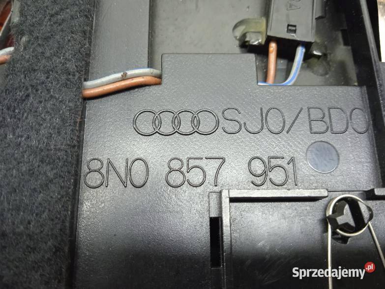 POPIELNICZKA PRZÓD EUROPA 8N 8N0857951 Audi TT I Rok produkcji 1998
