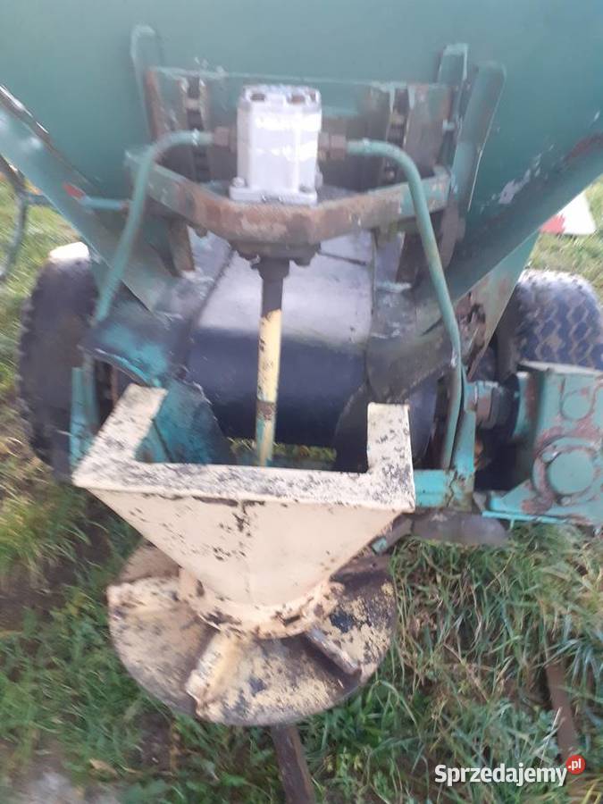 Rozsiewacz piast wapna i nawozu rcw 1 rcw 3 Konin