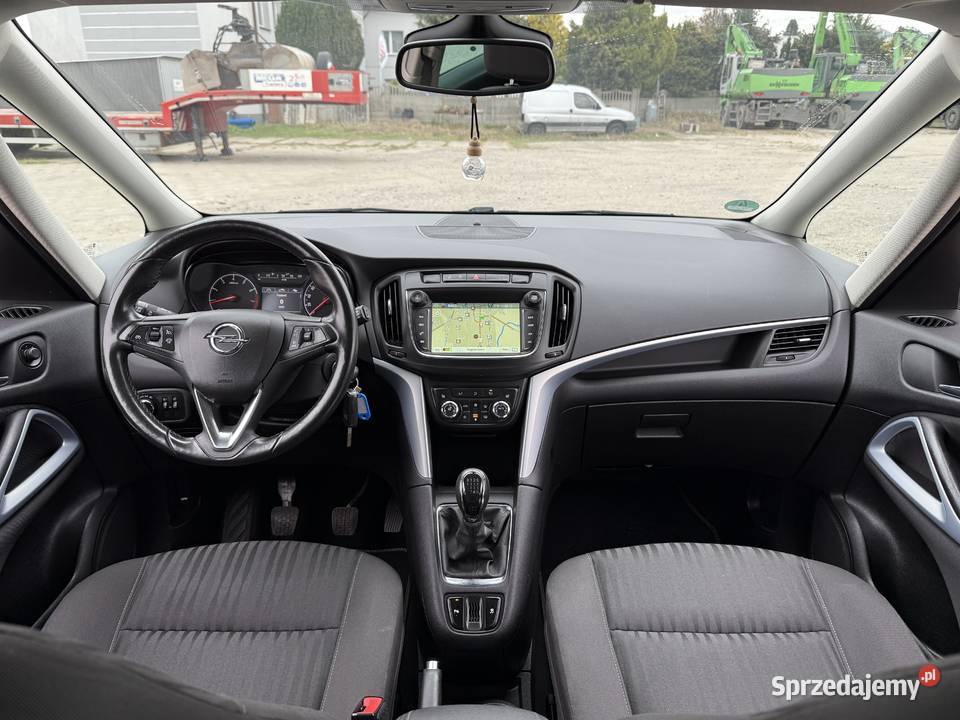 Opel Zafira 14 BENZYNA Klimatronik Tempomat czujnik parkowania Konin