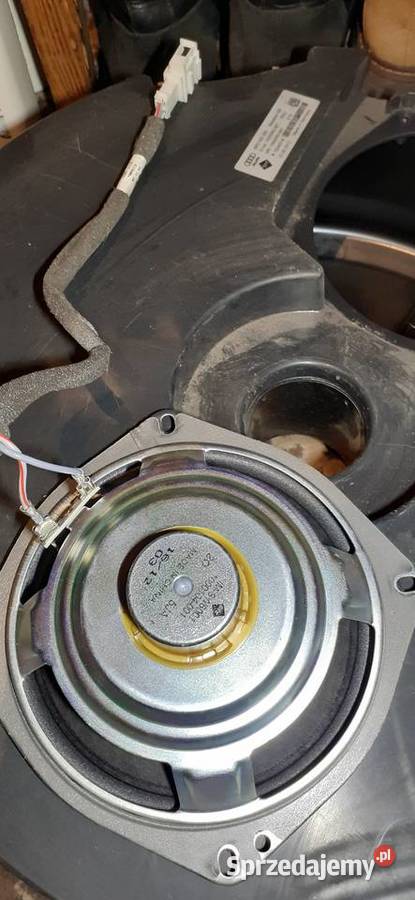 Glosnik basowy w koło zapasowe Audi Q5