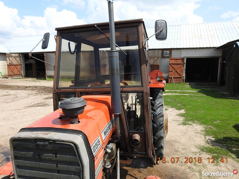 Kabina MF255 Kunicha