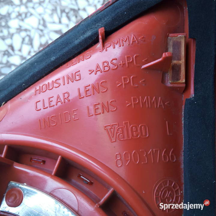 VW Golf V Lampa tylna lewa 1K6945093G VALEO