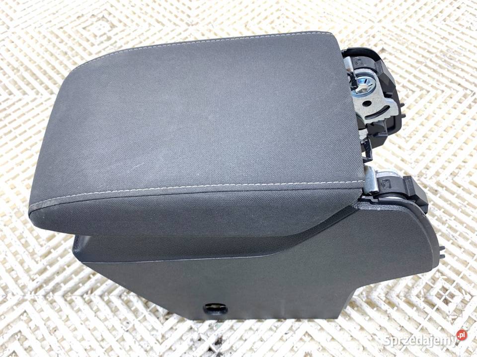 PODŁOKIETNIK VW GOLF VIII Kombi 5H0863241A