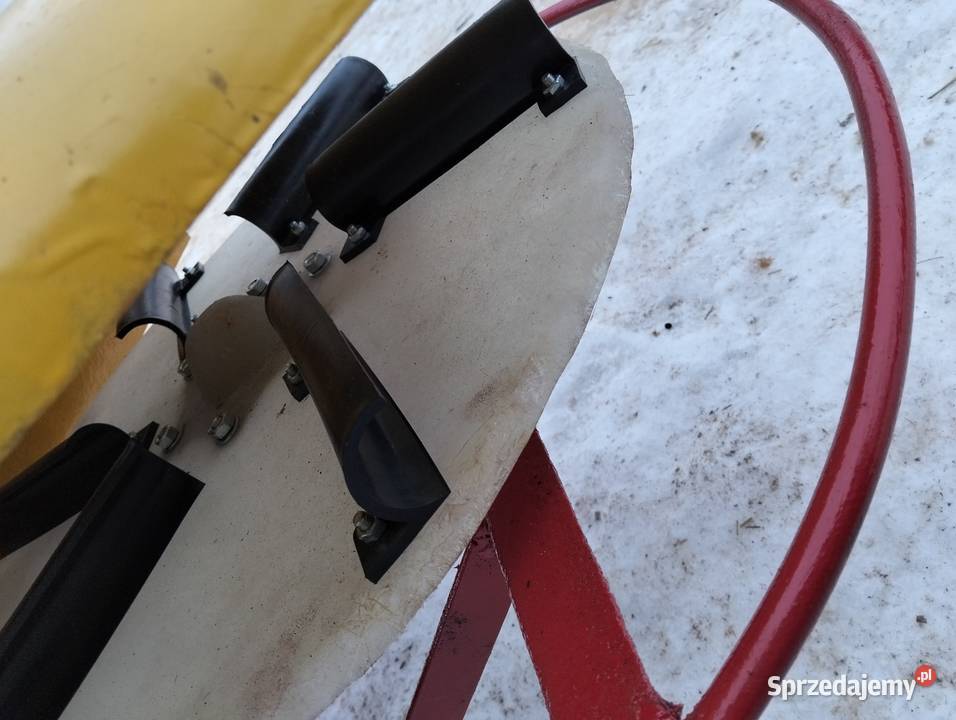 Sprzedam rozsiewacz motyl nieuszkodzony Huta Koszary sprzedam