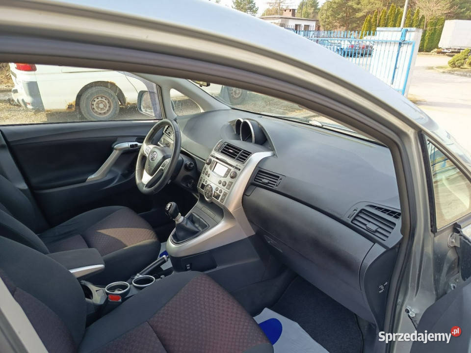 Toyota Verso Ks serwisowa bezwypadkowy 7 osób lakier metallic