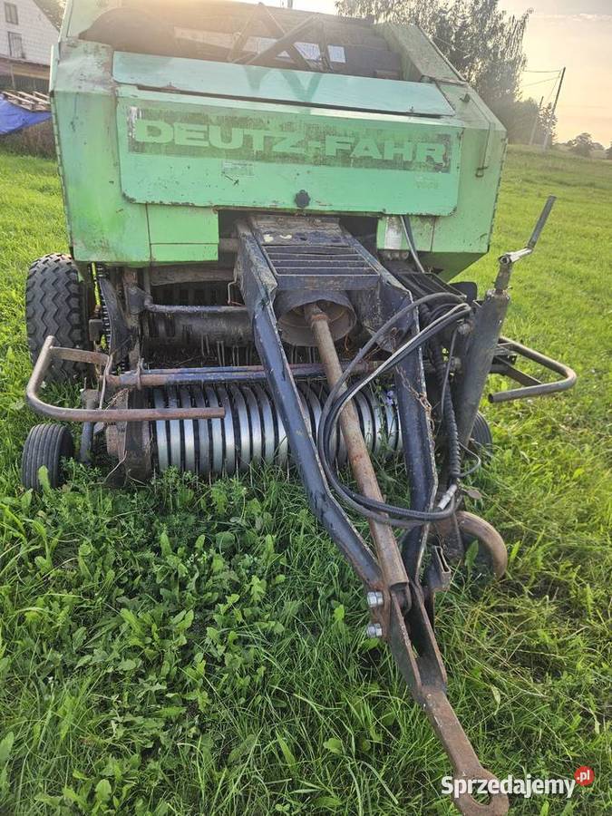 Prasę DeutzFahr 230
