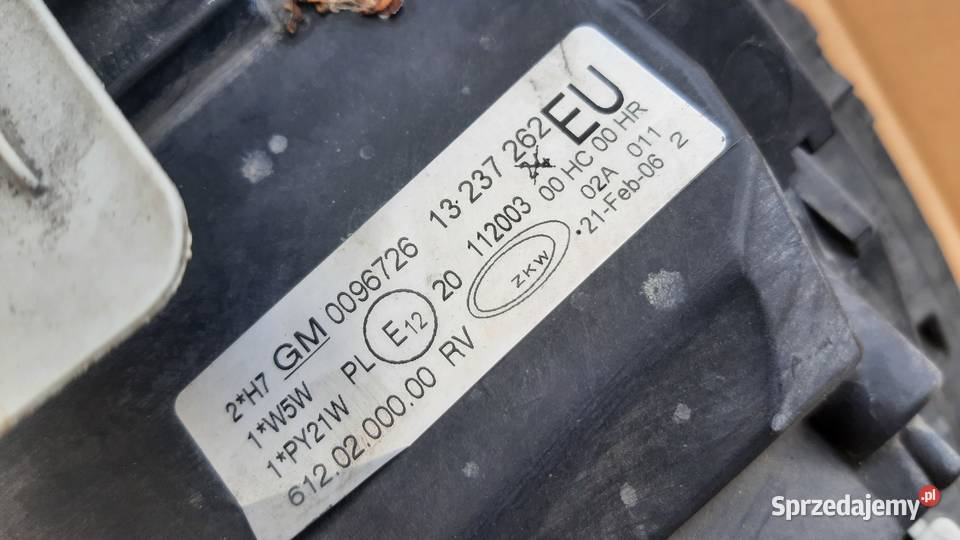 lampa lewa 13237263 prawa 13237262 Opel Corsa C Lampy przednie dolnośląskie Dębno