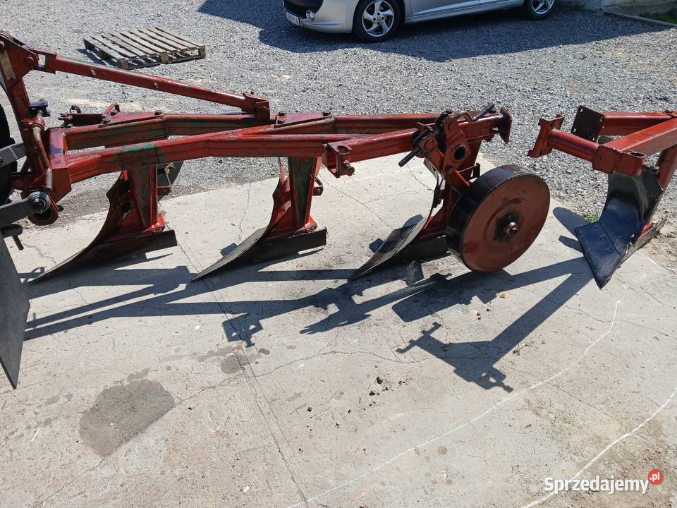 Pługi 31 możliwość transportu zadbane Wojciechów-Kolonia Piąta